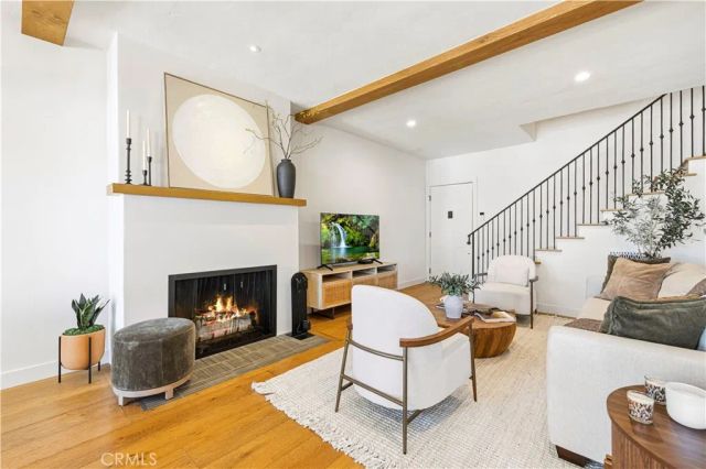 10966 Strathmore 9, Los Angeles, CA 90024