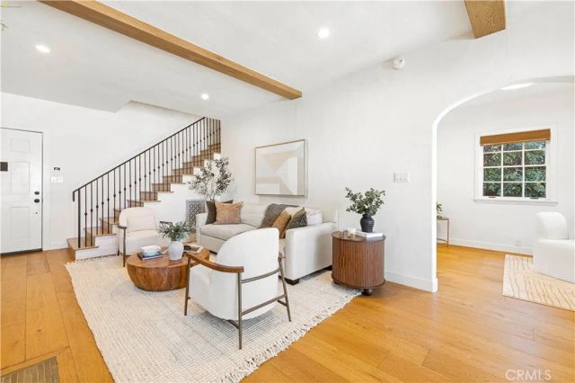 10966 Strathmore 9, Los Angeles, CA 90024