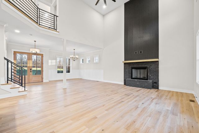 1319 Shady Grove Rd, Clarksville, TN 37043