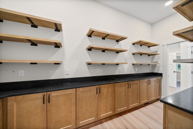 1319 Shady Grove Rd, Clarksville, TN 37043