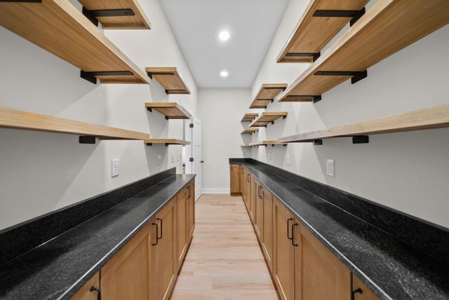 1319 Shady Grove Rd, Clarksville, TN 37043