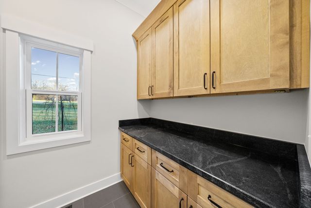 1319 Shady Grove Rd, Clarksville, TN 37043