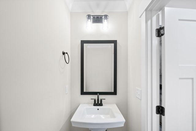 1319 Shady Grove Rd, Clarksville, TN 37043