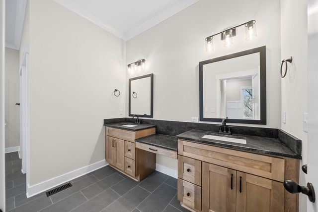 1319 Shady Grove Rd, Clarksville, TN 37043