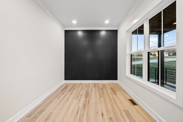 1319 Shady Grove Rd, Clarksville, TN 37043