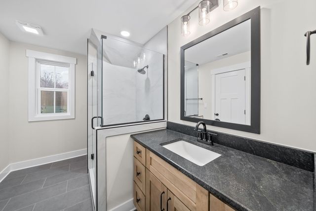 1319 Shady Grove Rd, Clarksville, TN 37043