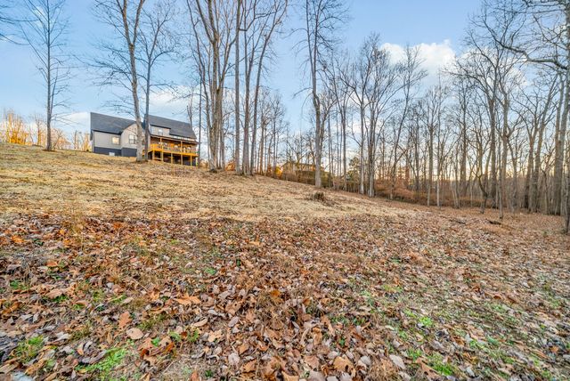 1319 Shady Grove Rd, Clarksville, TN 37043
