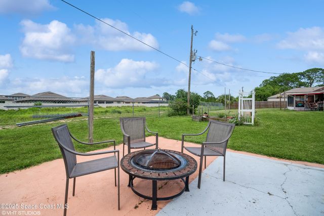 871 Quanah Street SE, Palm Bay, FL 32909