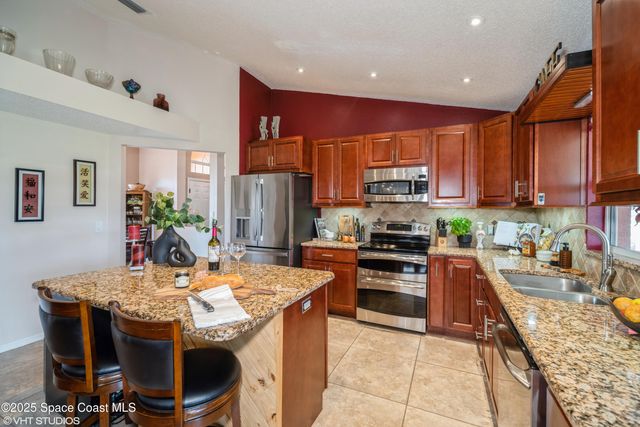 871 Quanah Street SE, Palm Bay, FL 32909