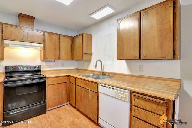 3621 Cloudberry Circle, Anchorage, AK 99507
