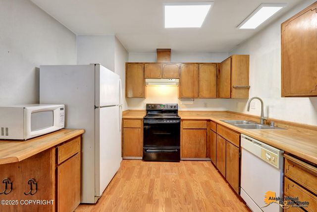 3621 Cloudberry Circle, Anchorage, AK 99507