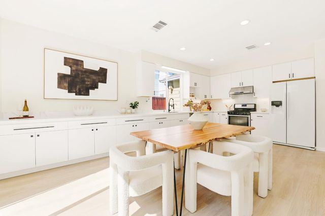 950 Mouton Circle, East Palo Alto, CA 94303