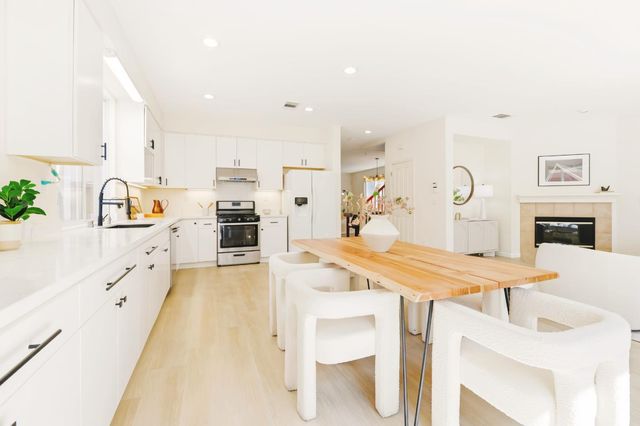 950 Mouton Circle, East Palo Alto, CA 94303