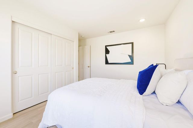 950 Mouton Circle, East Palo Alto, CA 94303