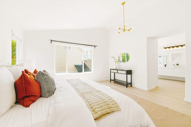 950 Mouton Circle, East Palo Alto, CA 94303
