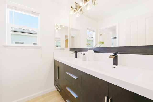 950 Mouton Circle, East Palo Alto, CA 94303