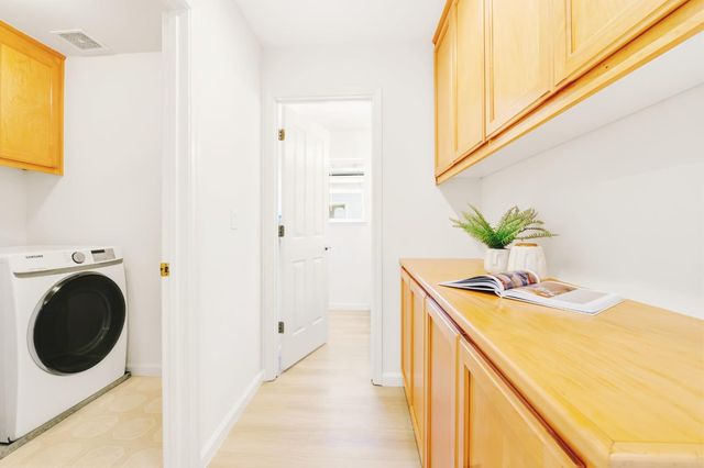 950 Mouton Circle, East Palo Alto, CA 94303