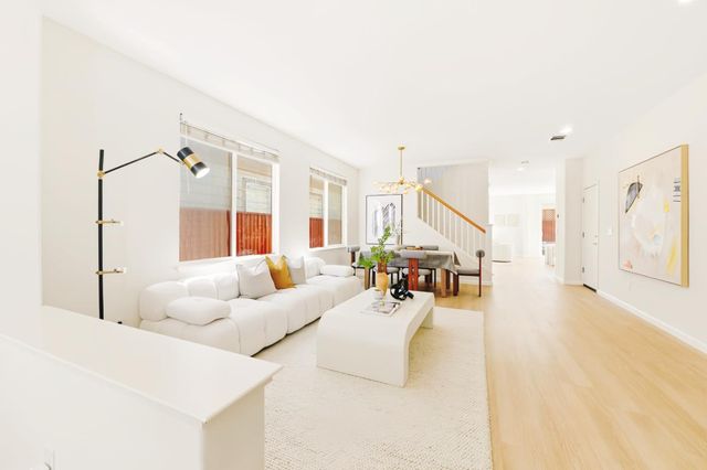 950 Mouton Circle, East Palo Alto, CA 94303