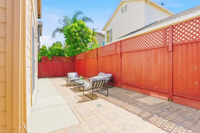 950 Mouton Circle, East Palo Alto, CA 94303