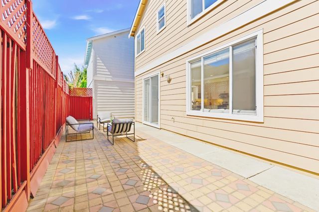 950 Mouton Circle, East Palo Alto, CA 94303