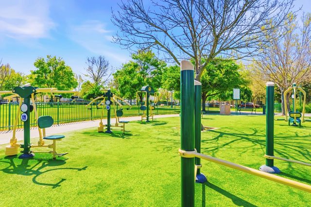 950 Mouton Circle, East Palo Alto, CA 94303