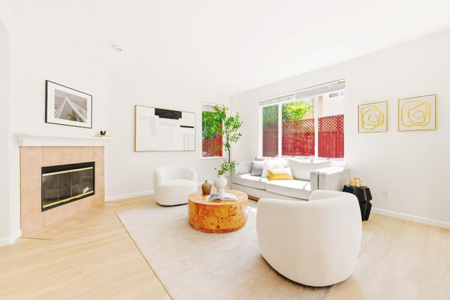 950 Mouton Circle, East Palo Alto, CA 94303