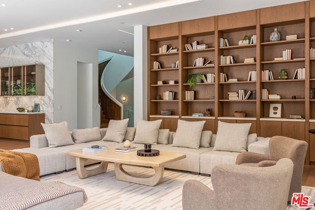 1395 N Doheny Drive, Los Angeles, CA 90069