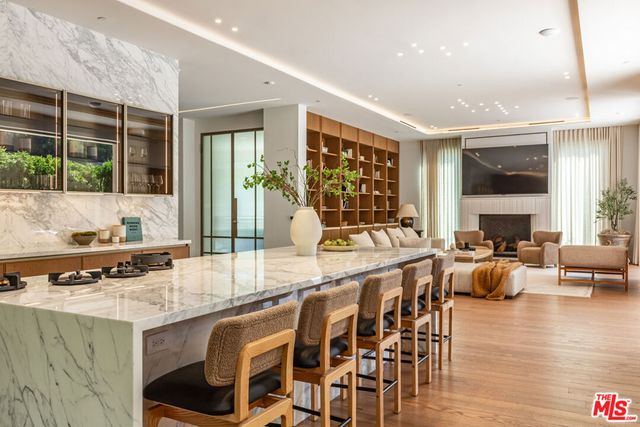 1395 N Doheny Drive, Los Angeles, CA 90069