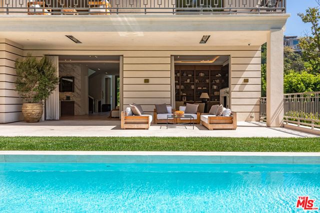 1395 N Doheny Drive, Los Angeles, CA 90069