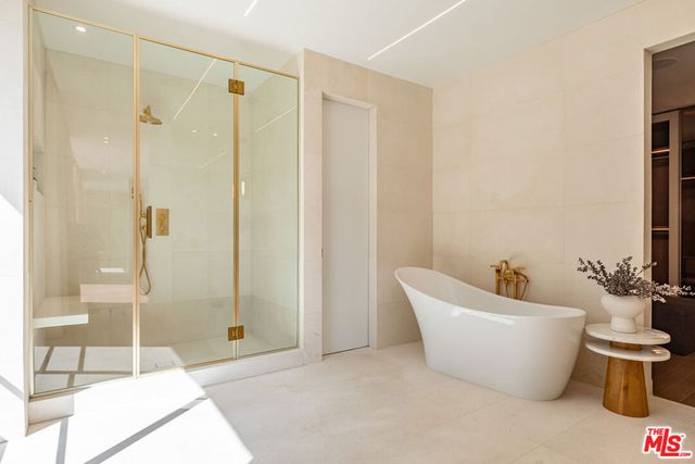 1395 N Doheny Drive, Los Angeles, CA 90069