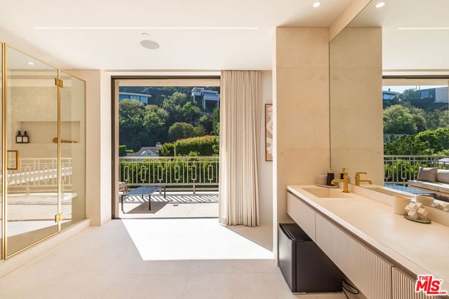 1395 N Doheny Drive, Los Angeles, CA 90069