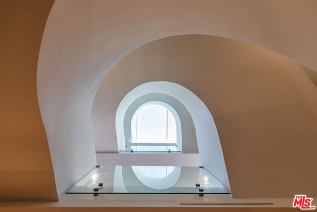 1395 N Doheny Drive, Los Angeles, CA 90069