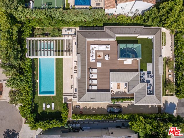 1395 N Doheny Drive, Los Angeles, CA 90069