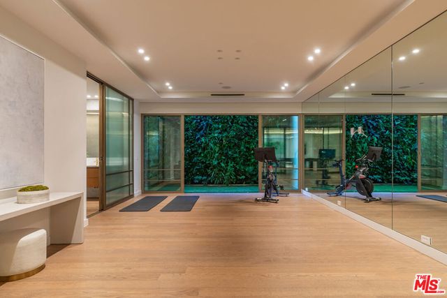 1395 N Doheny Drive, Los Angeles, CA 90069