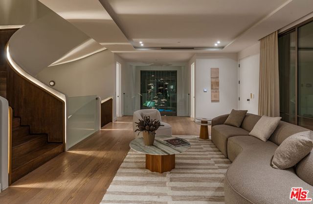 1395 N Doheny Drive, Los Angeles, CA 90069