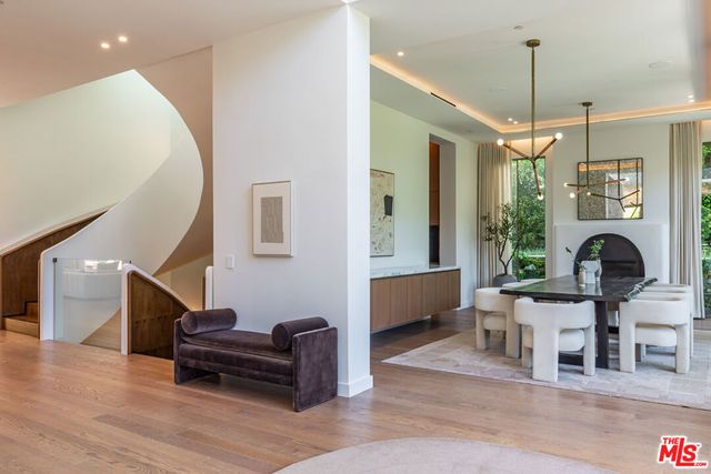 1395 N Doheny Drive, Los Angeles, CA 90069