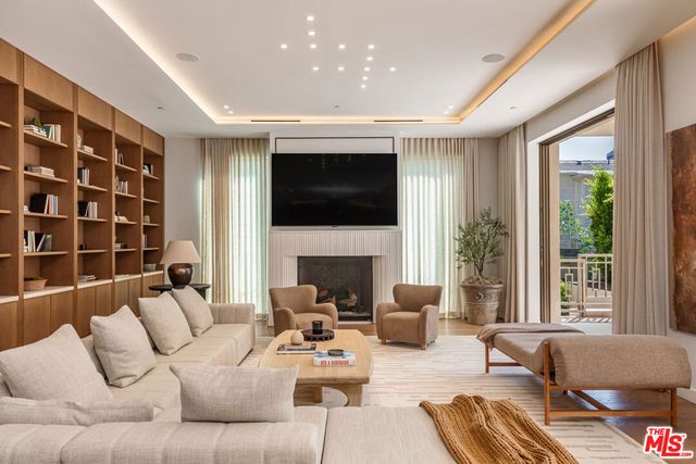 1395 N Doheny Drive, Los Angeles, CA 90069