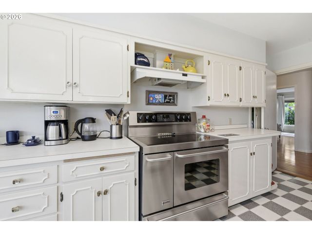28 W 22nd Ave, Eugene, OR 97405