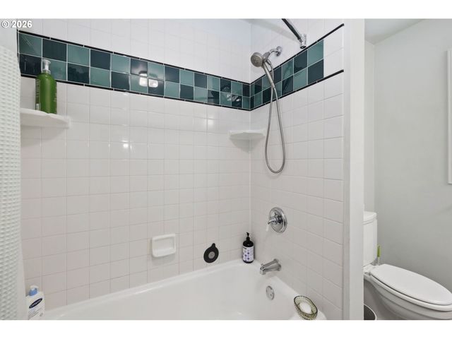 28 W 22nd Ave, Eugene, OR 97405