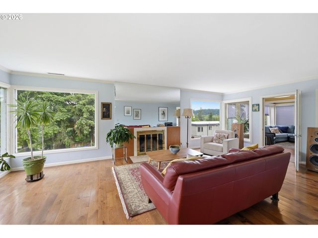 28 W 22nd Ave, Eugene, OR 97405