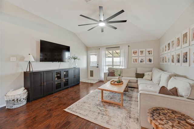 300 Meadow View Lane, Anna, TX 75409