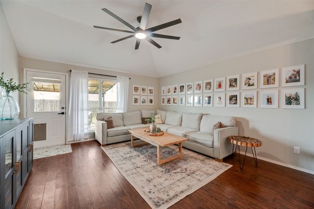 300 Meadow View Lane, Anna, TX 75409