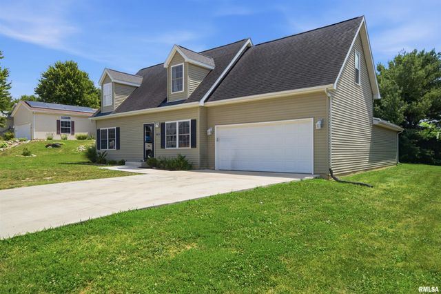 126 S COLUMBUS Street, North Pekin, IL 61554