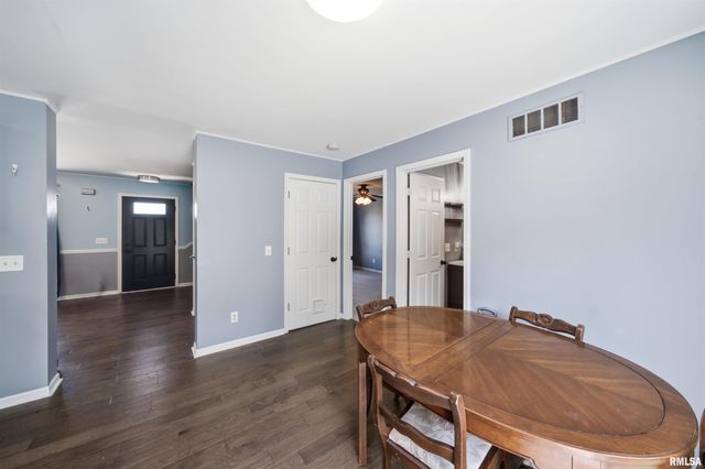 126 S COLUMBUS Street, North Pekin, IL 61554