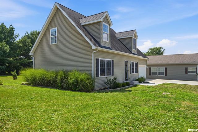126 S COLUMBUS Street, North Pekin, IL 61554