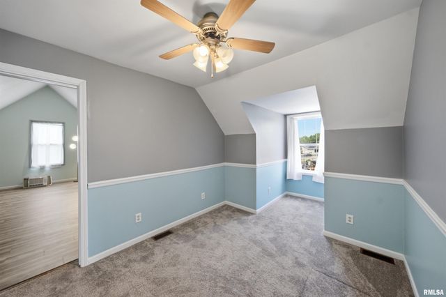 126 S COLUMBUS Street, North Pekin, IL 61554