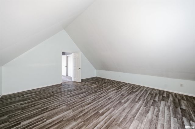 126 S COLUMBUS Street, North Pekin, IL 61554