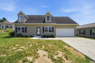 126 S COLUMBUS Street, North Pekin, IL 61554