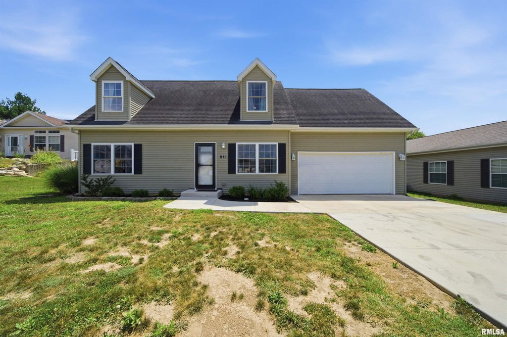 126 S COLUMBUS Street, North Pekin, IL 61554