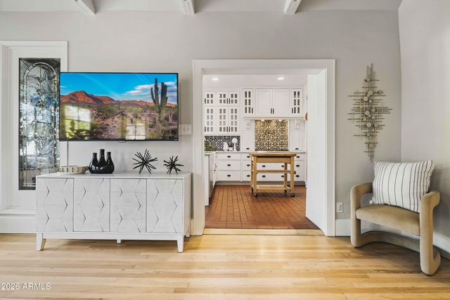 38 W VERNON Avenue, Phoenix, AZ 85003